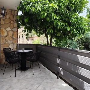 Boric Apartment Cres